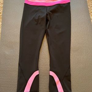 Lululemon Run inspire crops size 6
